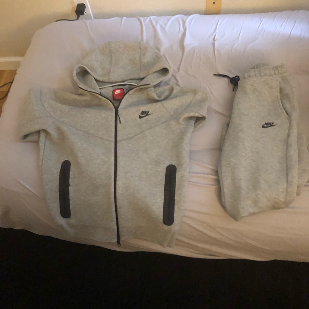 Nike Gray Hoodie and Sweatpants Set